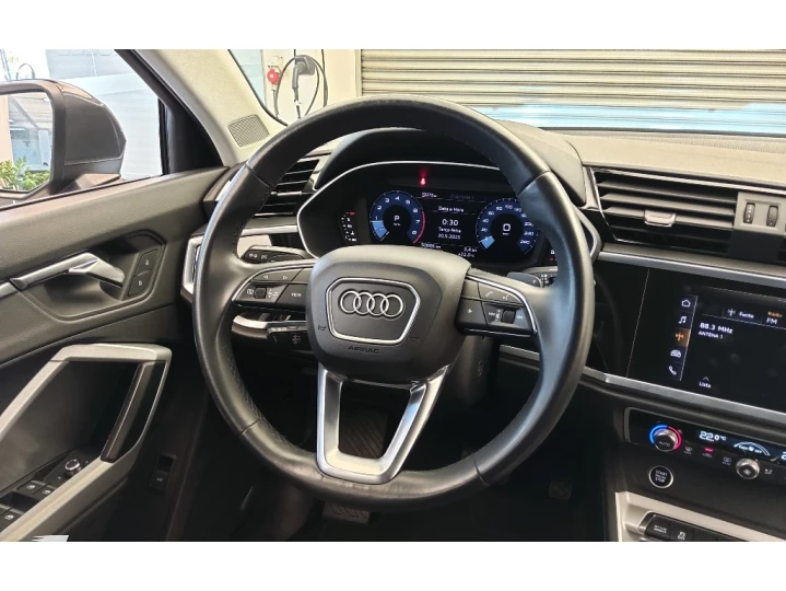 Q3 1.4 TFSI FLEX PRESTIGE PLUS S TRONIC