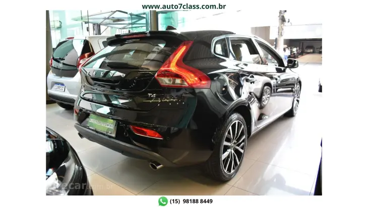 V40 - 2.0 T4 MOMENTUM 4P AUTOMÁTICO