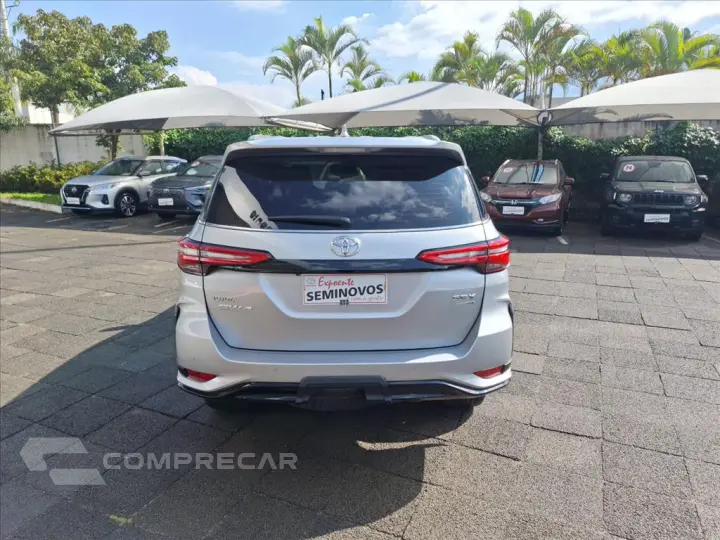 HILUX SW4 2.8 D-4D TURBO DIESEL SRX PLATINUM 7L 4