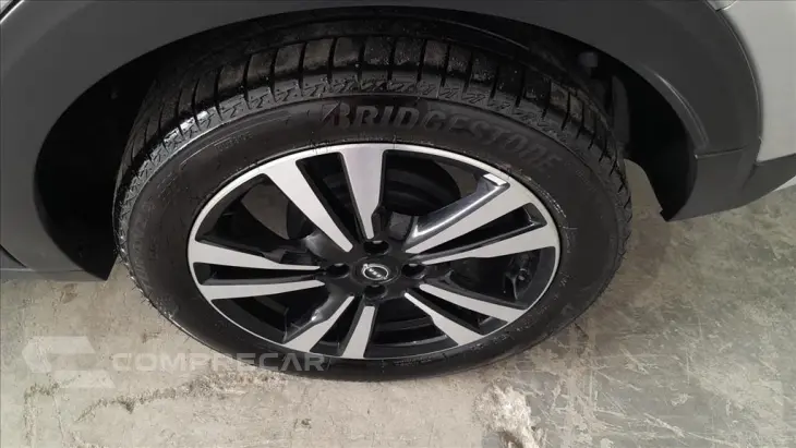 KICKS PLAY 1.6 16V FLEXSTART SENSE XTRONIC