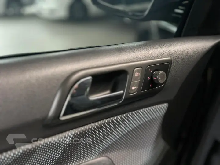 POLO 1.6 MI 8V E-FLEX 4P MANUAL