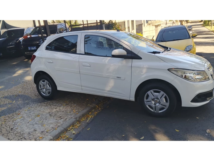 ONIX 1.0 MPFI LT 8V FLEX 4P MANUAL