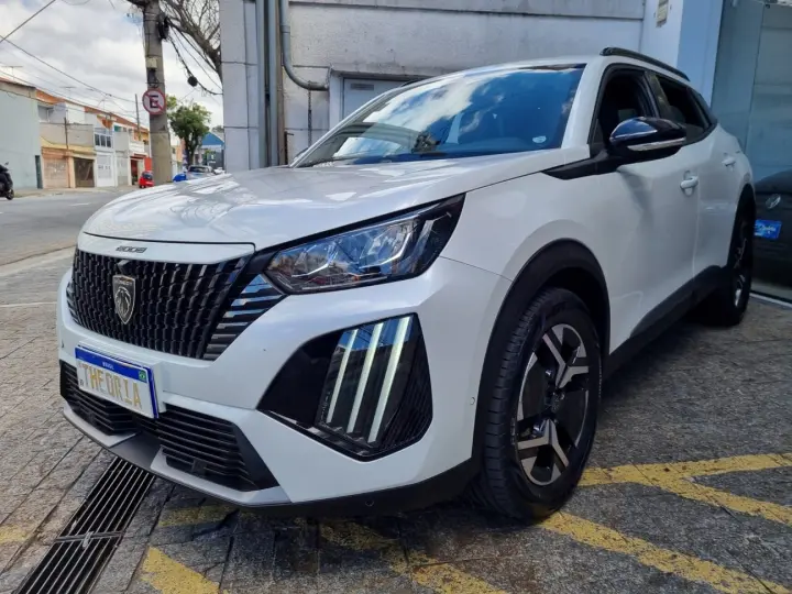 PEUGEOT 2008 1.0 TURBO 200 ALLURE 2025