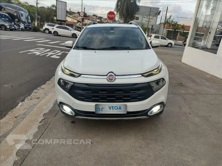 TORO 2.0 16V Turbo Freedom 4WD