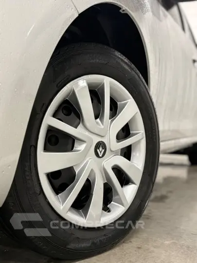Logan Authentique 1.0 12V SCe (Flex)
