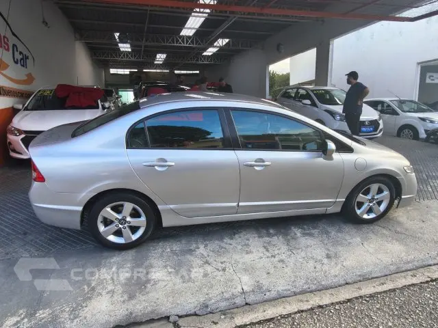 CIVIC - 1.8 LXS 16V 4P AUTOMÁTICO