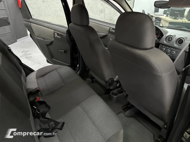CELTA 1.0 MPFI LT 8V