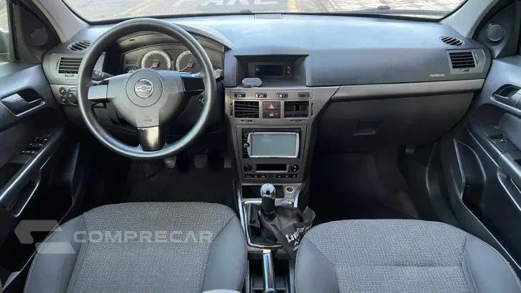 VECTRA 2.0 MPFI Elegance 8V