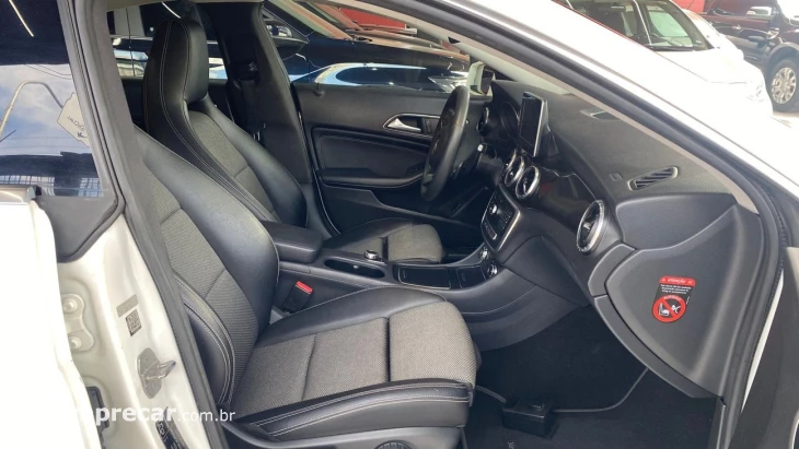 MERCEDES-BENZ CLA 180 1.6 CGI 7G-DCT