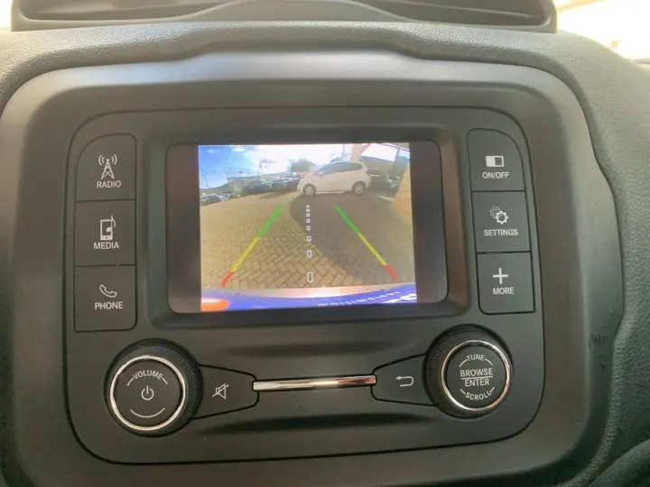 Renegade Sport 1.8 4x2 Flex 16V Aut.