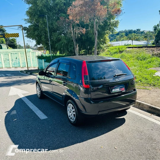 FIESTA 1.6 MPI Class Hatch 8V