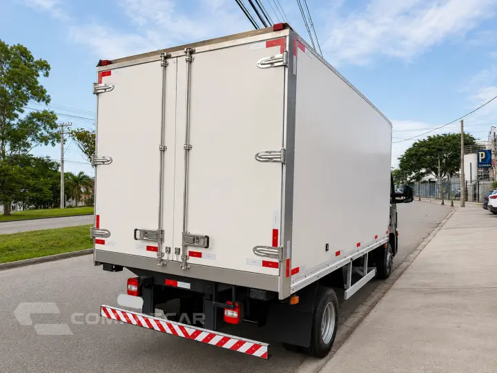 Delivery 9.170 + Baú Refrigerado