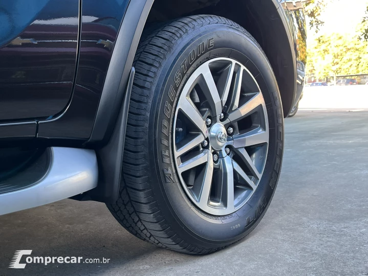 HILUX SW4 2.8 D-4d Turbo SRX 7L 4X4
