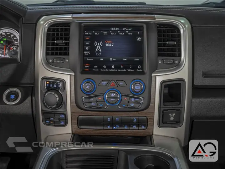 CLASSIC 5.7 V8 Laramie Night Edition CD 4X4