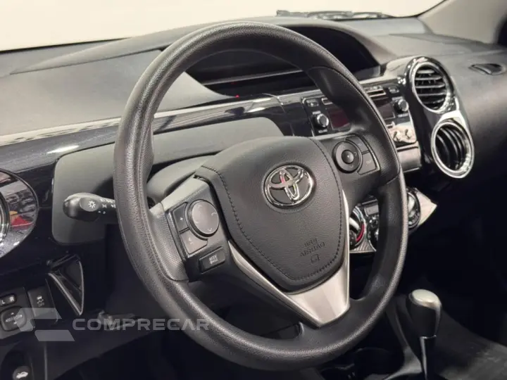 ETIOS 1.5 X PLUS SEDAN 16V FLEX 4P AUTOMÁTICO