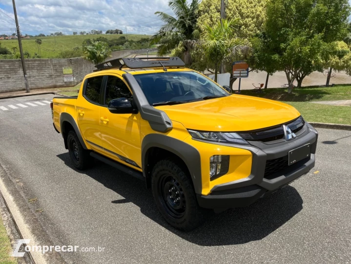 L200 TRITON 2.4 16V TURBO DIESEL SPORT SAVANA CD 4P 4X4 AUTO