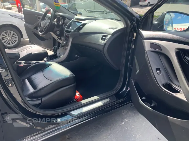 Hyundai Elantra GLS 2.0 16V Flex Aut. 2015