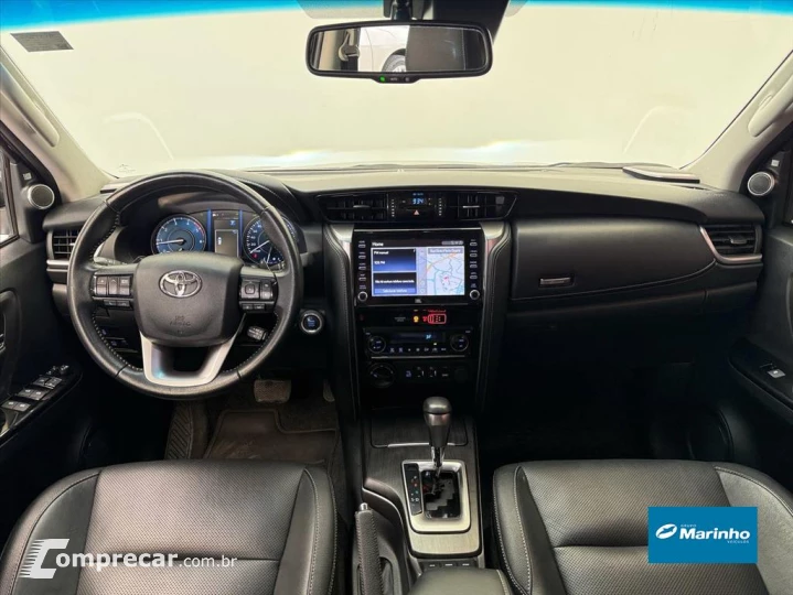HILUX 2.8 D-4D TURBO DIESEL CD SRX 4X4 AUTOMÁTICO