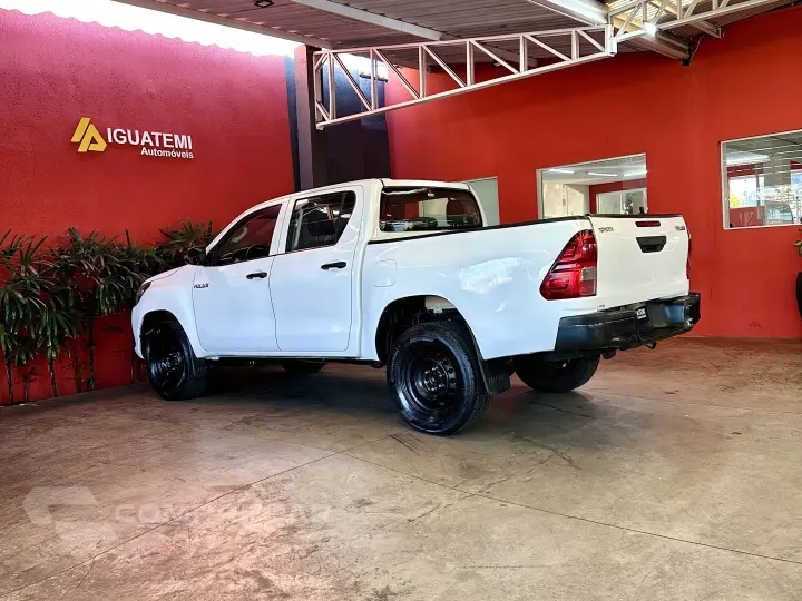 HILUX HILUX CD STD 2.8 16V TURBO DIE 4X4 4P C/AR
