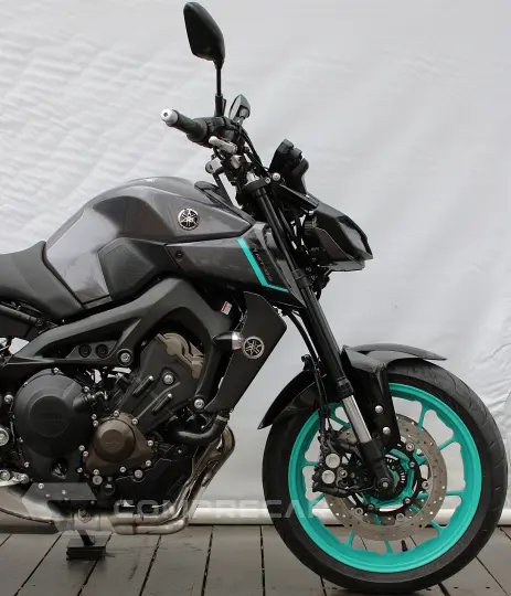 YAMAHA MT-09