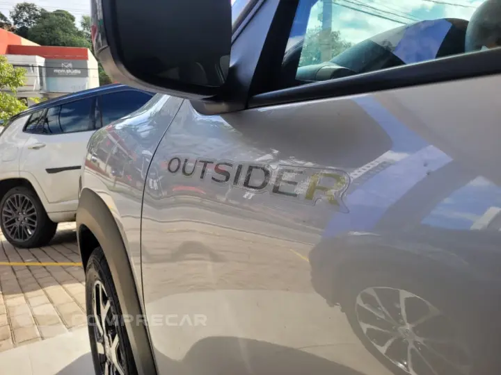 Kwid KWID OUTSIDER 1.0 Flex 12V 5p Mec.