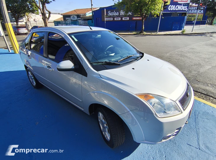 FIESTA 1.6 MPI Class Sedan 8V