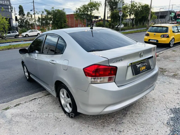 CITY 1.5 LX Sedan 16V