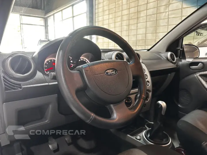 FIESTA 1.6 ROCAM SE SEDAN 8V FLEX 4P MANUAL