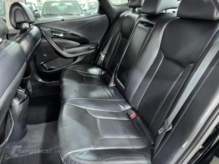 AZERA 3.0 MPFI GLS V6 24V