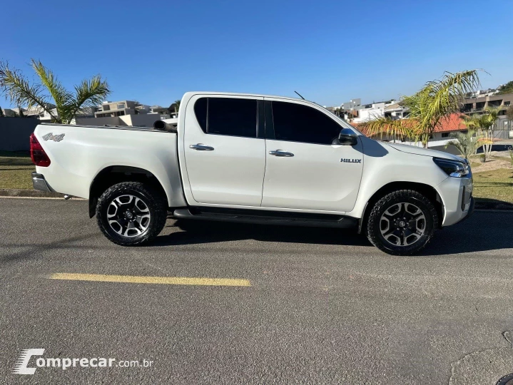 HILUX 2.8 D-4D TURBO DIESEL CD SRX 4X4 AUTOMÁTICO