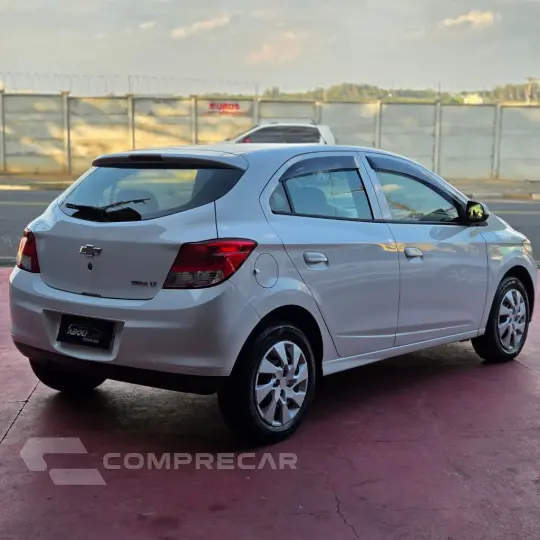 ONIX HATCH LT 1.0 8V FlexPower 5p Mec.