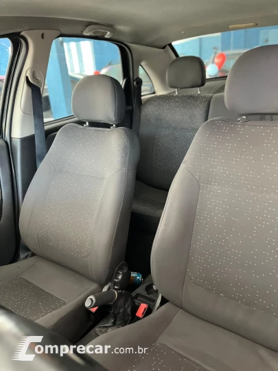 CORSA 1.4 MPFI Premium Sedan 8V