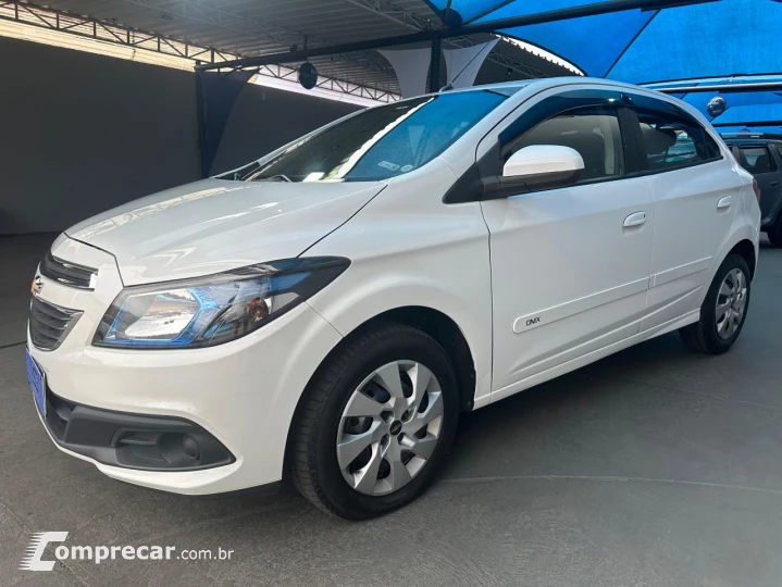 Onix Hatch 1.4 4P FLEX LT