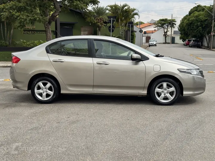 CITY 1.5 LX Sedan 16V