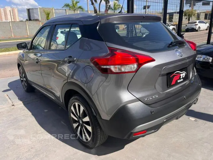 KICKS SV CVT