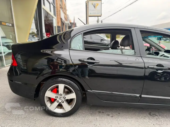 Civic Sedan LXS 1.8/1.8 Flex 16V Aut. 4p