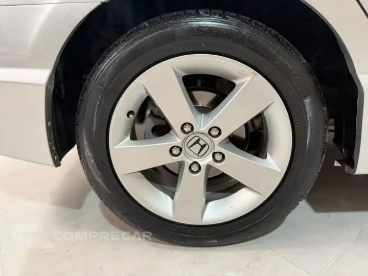 Civic 1.8 16V 4P FLEX LXS AUTOMÁTICO
