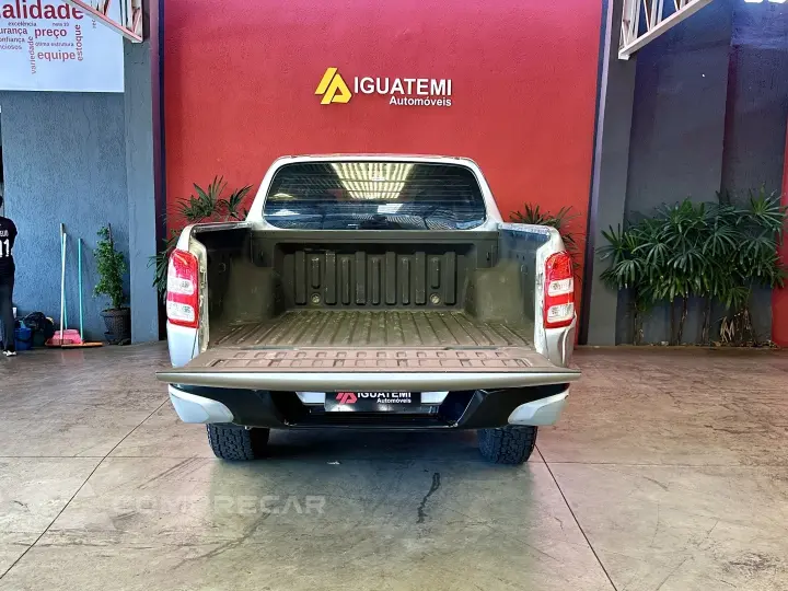 L200 TRITON 2.4 16V TURBO DIESEL OUTDOOR GLS CD 4X4 AUTOMÁTI