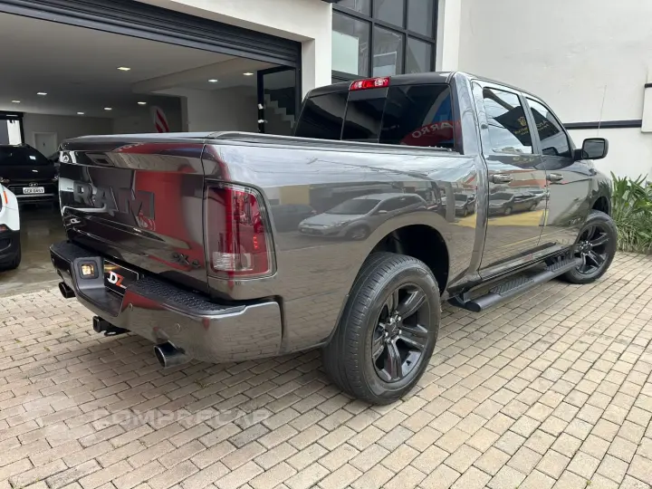 1500 5.7 V8 Limited Night Edition CD 4X4