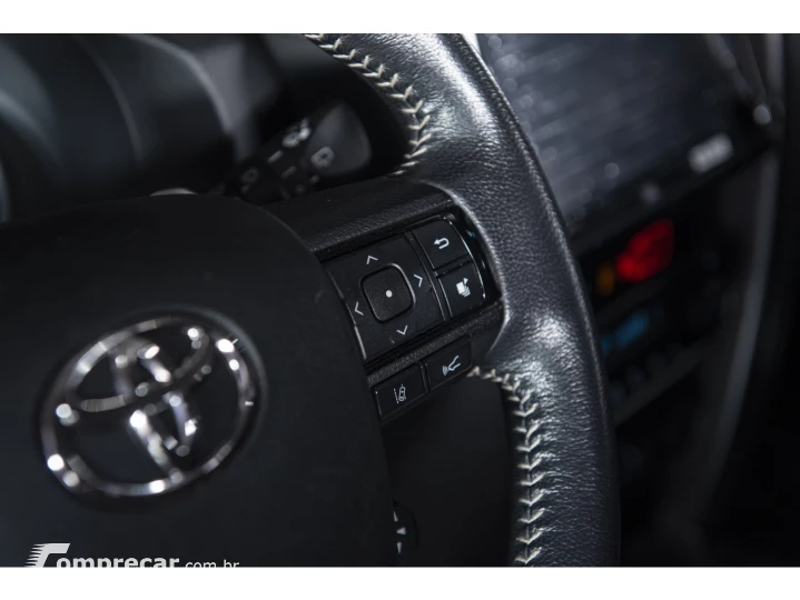HILUX SW4 2.8 D-4D TURBO DIESEL SRX 7L 4X4 AUTOMÁTICO