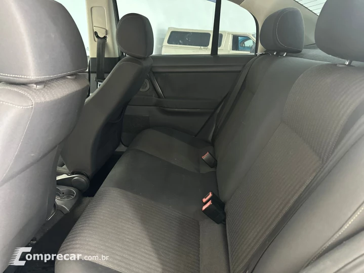 POLO SEDAN 1.6 MI 8V