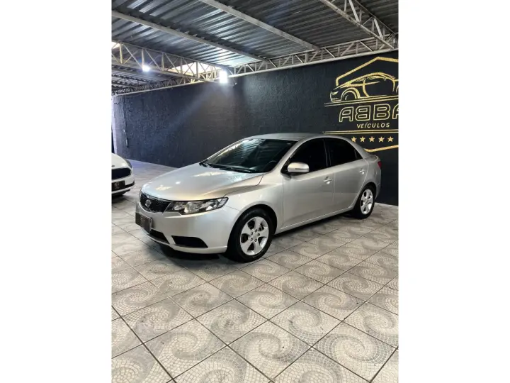 CERATO 1.6 EX3 SEDAN 16V GASOLINA 4P MANUAL