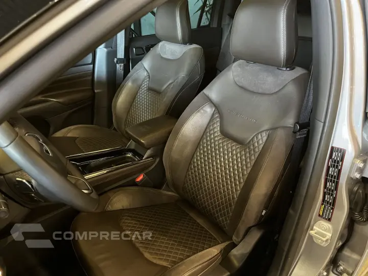 Commander 2.0 16V 4P TD380 OVERLAND 4X4 TURBO DIESEL AUTOMÁT