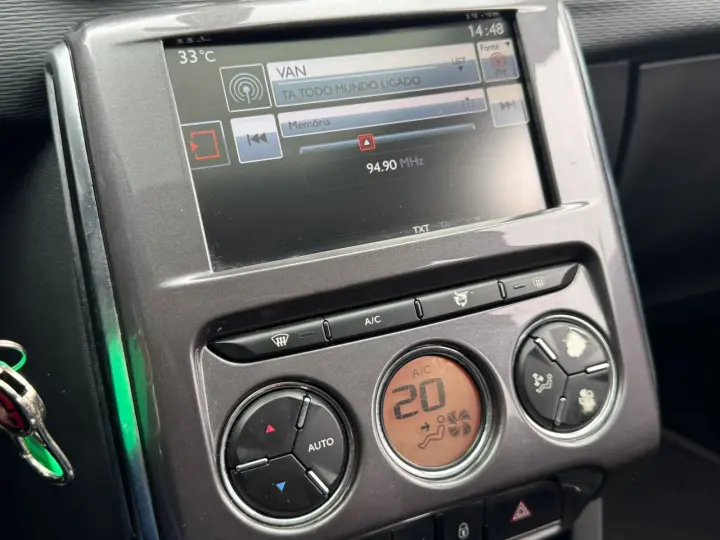 C3 1.6 VTI 120 Exclusive Eat6