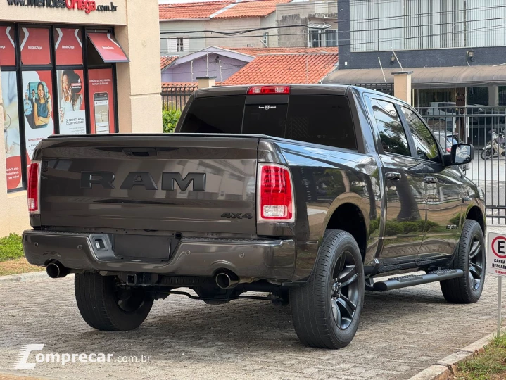 RAM 5.7 1500 Laramie 4X4 CD V8