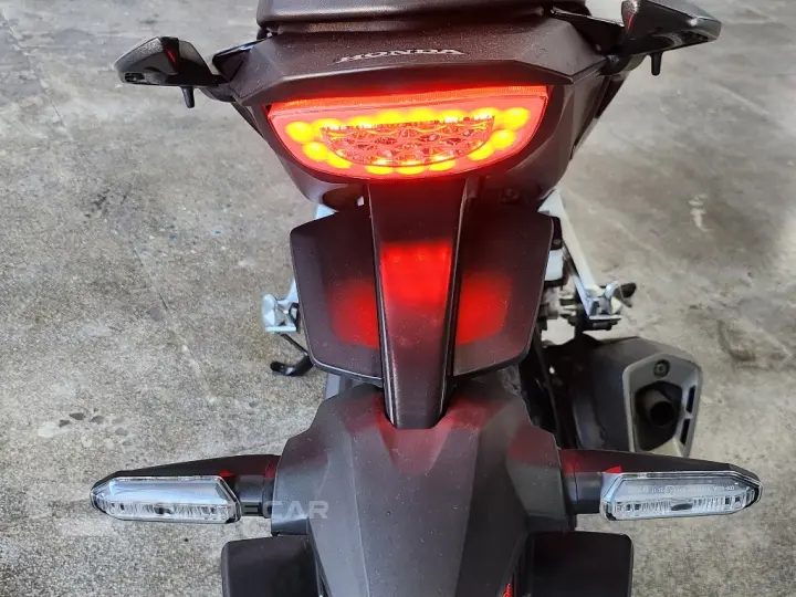 CB 300F