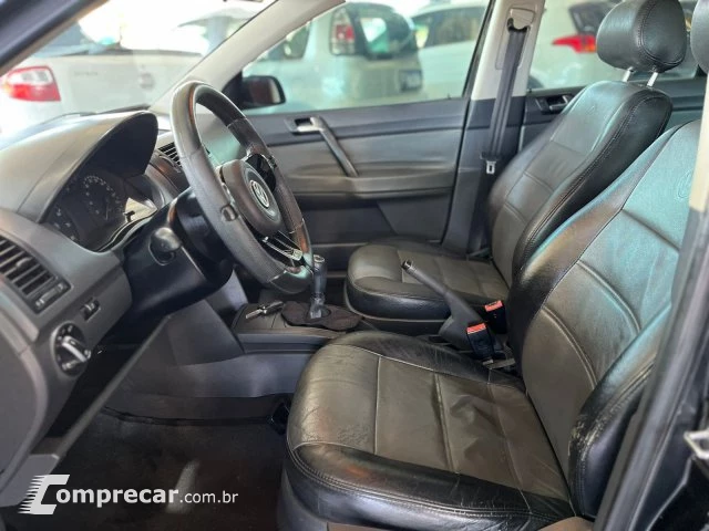 POLO SEDAN - 1.6 MI 8V 4P MANUAL
