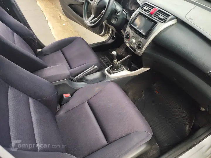 CITY 1.5 DX Sedan 16V