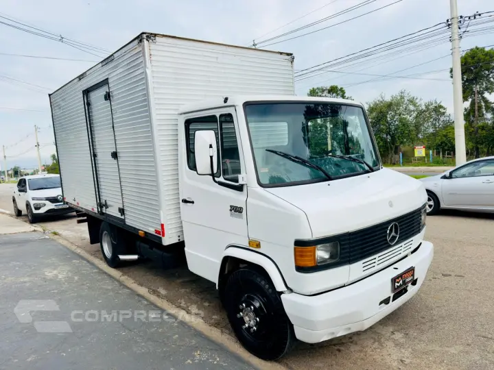 709 Modelo sem Versão