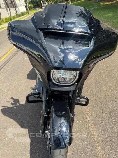 STREET GLIDE ESPECIAL